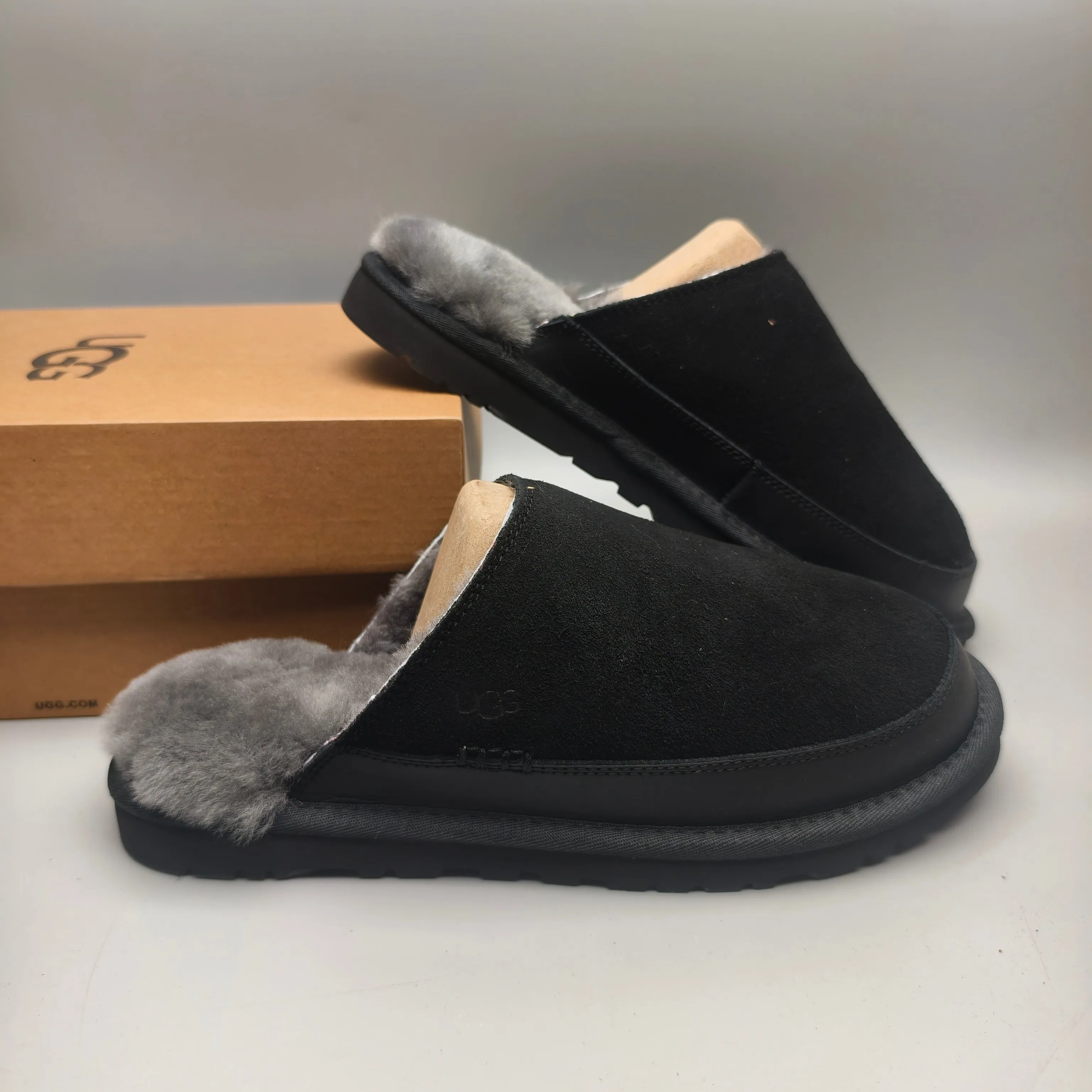 💰440 UGG sheepskin all-in-one snow boots 4585 ultra-light casual fur flip flops men's shoes color: maroon black matching size: 40-45